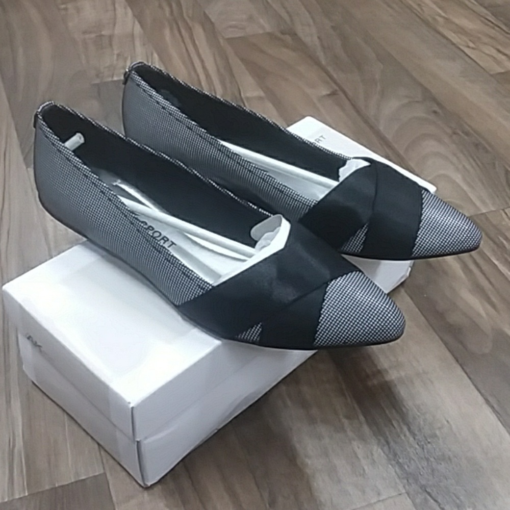 Anne Klein Women's Ballet Flats